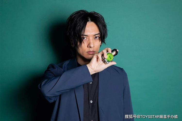 假面骑士铠武主演回归后同框高杉真宙透露当年拍摄小情报