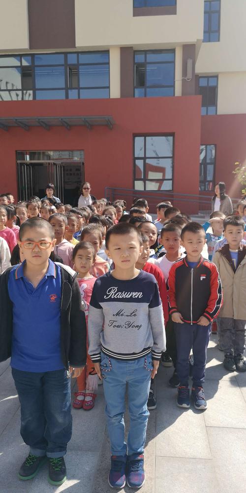 榆次区太行教育集团实验小学2019科技节一年级004班展示精彩瞬间