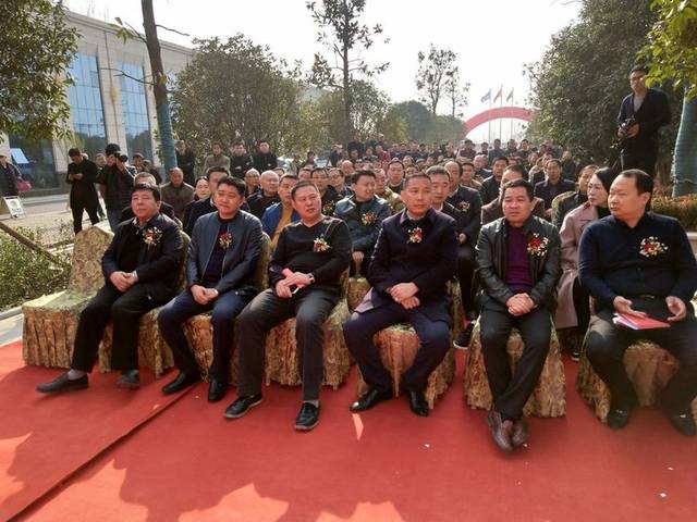 确山县工商联主席,驻马店市乐山旅游开发有限公司董事长王伟,确山县