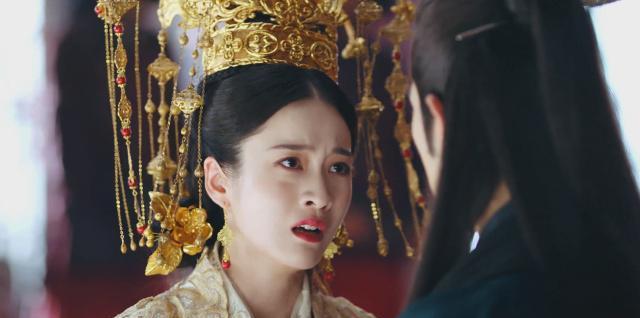 白发:容乐与傅筹大婚,无忧竟上演抢亲大戏,太刺激了