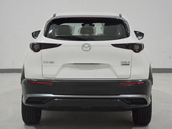 长安马自达cx-30 ev续航450km,对标id.