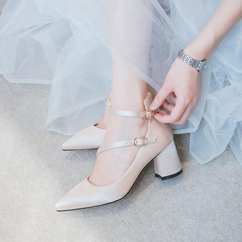 扣婚鞋女2019新款粗跟香槟色礼服高跟伴娘绑带中跟冬季新娘鞋优惠券