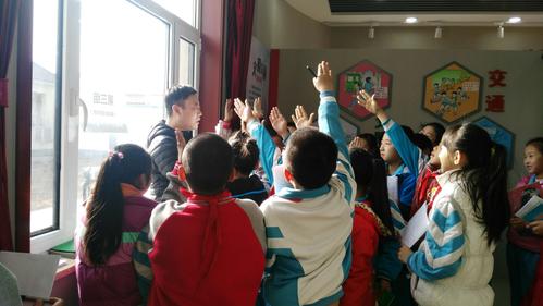 参与,体验,感悟……疃里小学社会实践活动