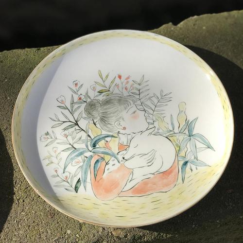 末春的釉下彩绘盘