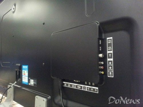 在接口部分,可以看到,乐视tv·超级电视带有3个hdmi,2个usb以及网线