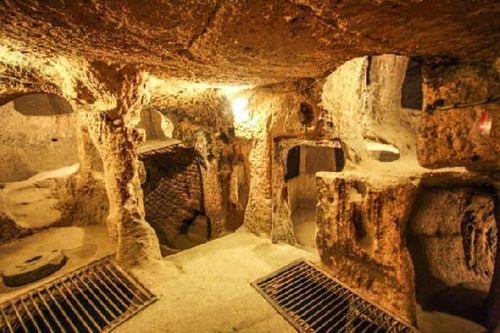 "神秘地下城"男子翻修房屋 发现房子下面竟藏着一座城