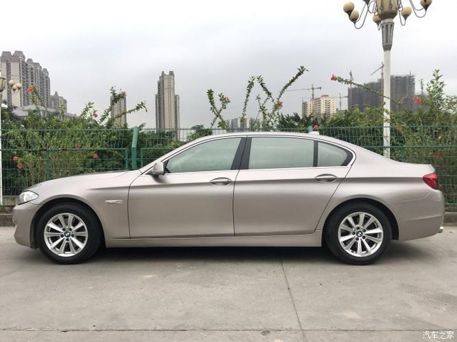 出台12年宝马525li