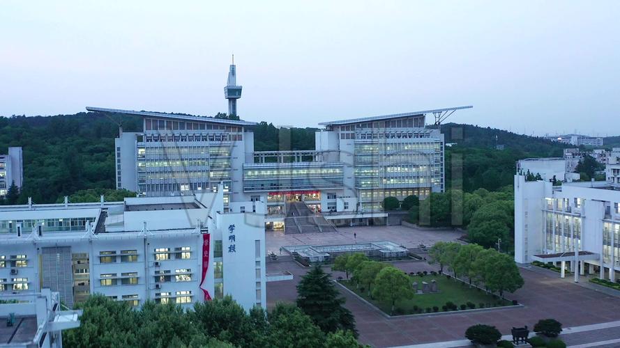 南京师范大学仙林校区正门图书馆航拍_3840x2160_高清视频素材下载