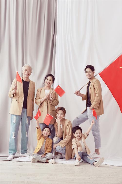 影楼六口四口亲子照全家福拍照摄影主题服装中国风家庭喜庆套装