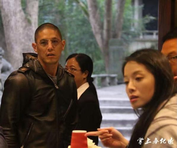 常橙文化创意公司总经理蒋友柏参观溪口蒋氏故里景区