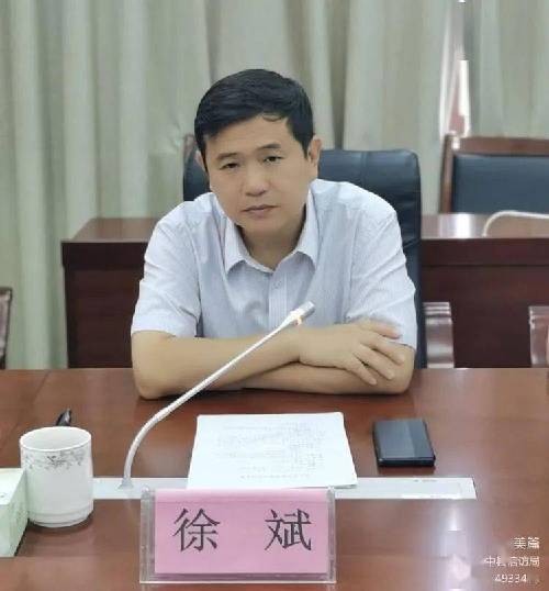 琼中黎族苗族自治县委书记徐斌主动约访群众,倾听群众诉求,切切实实为
