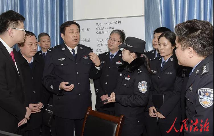 河南省开封市公安局党委书记局长许方军深入杞县公安局调研指导工作