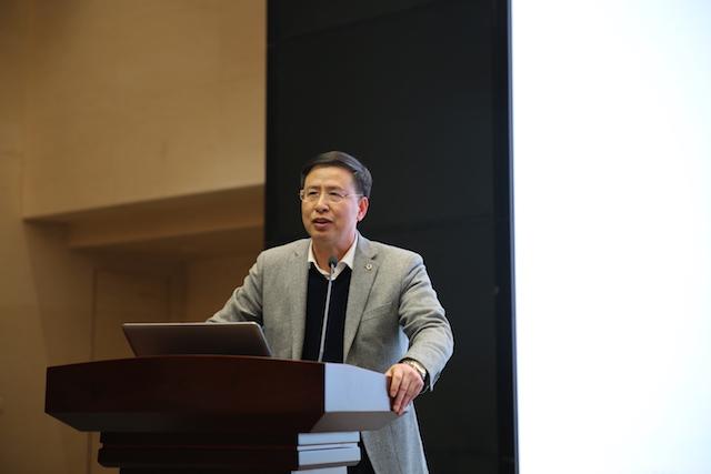 理论频道 会议快讯 正文    马克思主义学院院长刘同舫教授在闭幕致辞