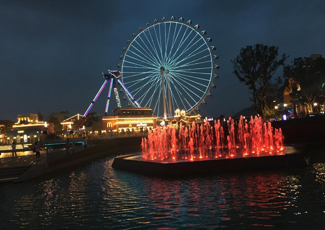 广东佛山顺德华侨城欢乐海岸摩天轮夜色迷人