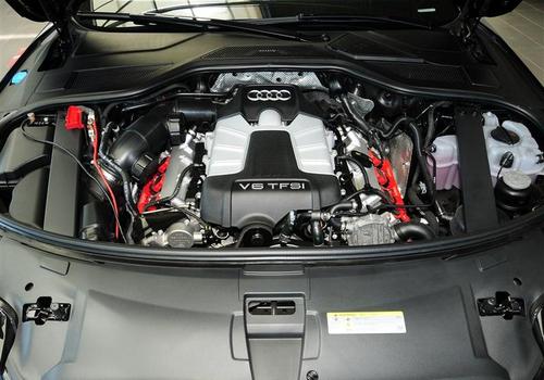 奥迪a8 _2013款 a8l 45 tfsi quattro专享型--发动机舱