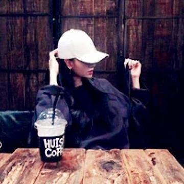 她的酷无处不在,女生头像图片-回车桌面