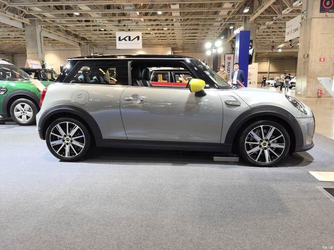 2021澳门车展开幕新款minicooperse