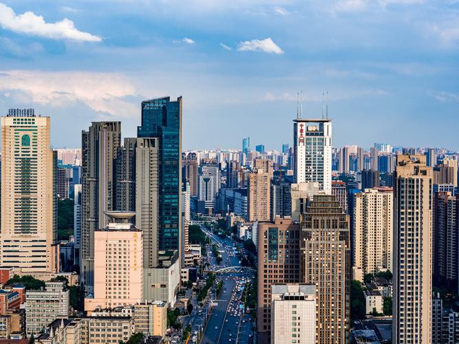 航拍武汉武珞路中南路