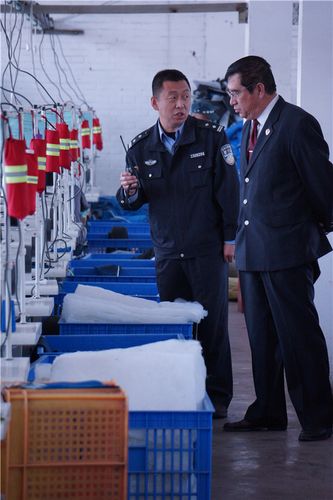 院监所检察室副主任,2004年起任驻呼和浩特第三监狱检察室主任至今