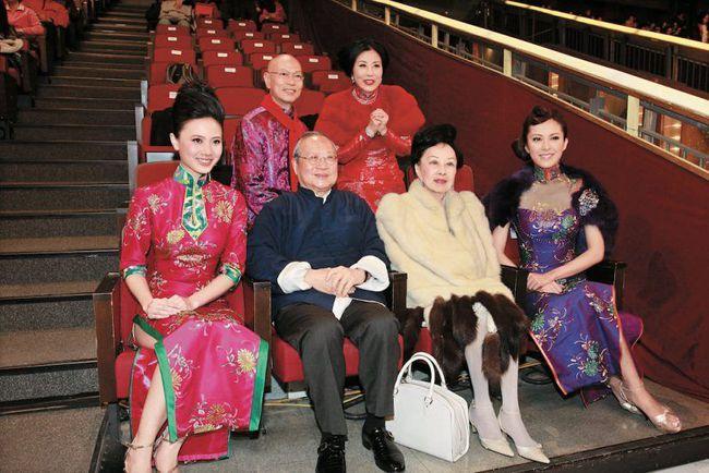 西方有女王东方有香港名媛利孝和夫人只爱旗袍与孔雀绿眼影