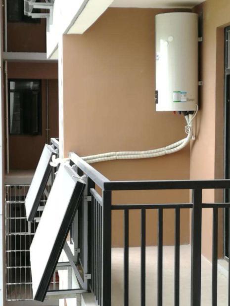 阳台空间别浪费,聪明人都装上一个太阳能热水器,省钱又省电