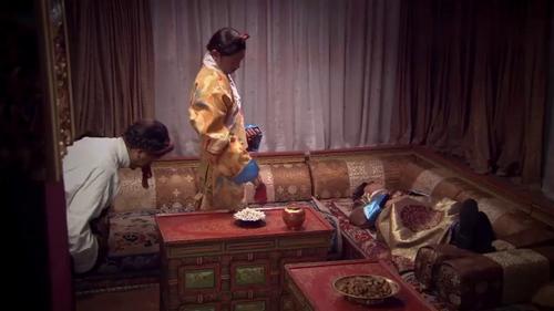 西藏秘密:土登格勒笼络人心,一句"二号人物",白玛少爷