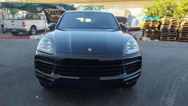 新款保时捷卡宴依旧保留经典设计理念