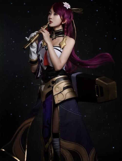 王者荣耀:粉嫩少女cos伽罗,才艺了得会"吹笛",这谁受得了!