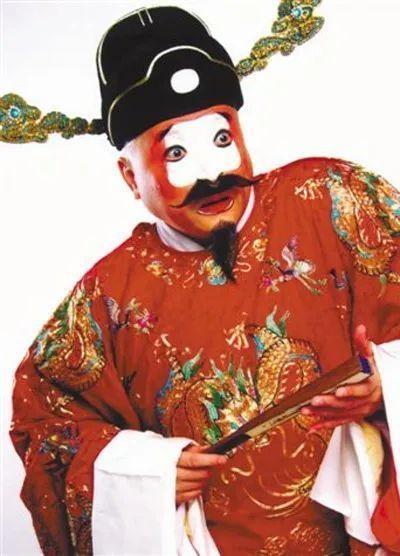 人民日报:京剧表演艺术家朱世慧 专攻丑角见真功