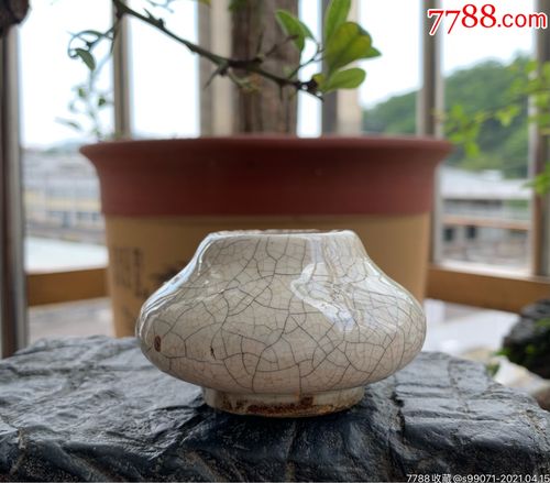 清中期漳州窑哥釉水盂