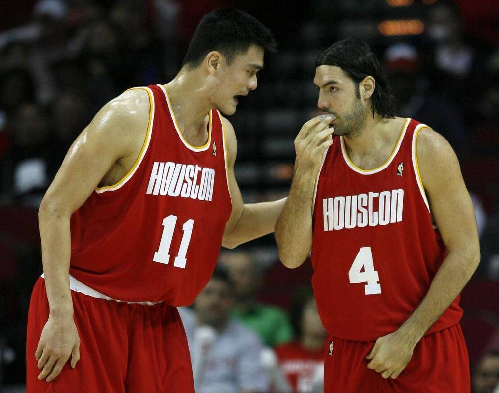 老当益壮!41岁斯科拉狂砍25 8,力战7名nba球员