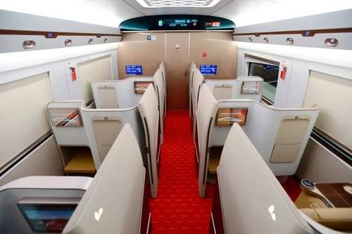 新型复兴号设盲文车厢提供5g技术列车wif充电口