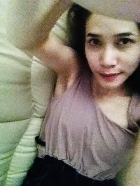 泰国贵妃诗妮娜浴缸自拍遭泄露,后宫内斗升级,王后所为还是自己故意