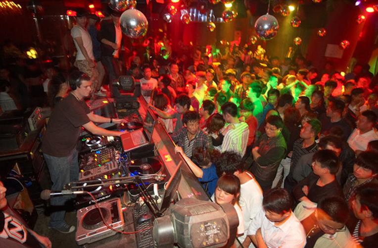 济南灰姑娘酒吧酒水销售情况调查报告 - 副本