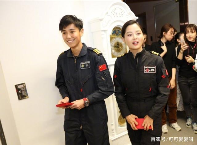 《紧急救援》撤档,那就来看看女机长原型宋寅吧