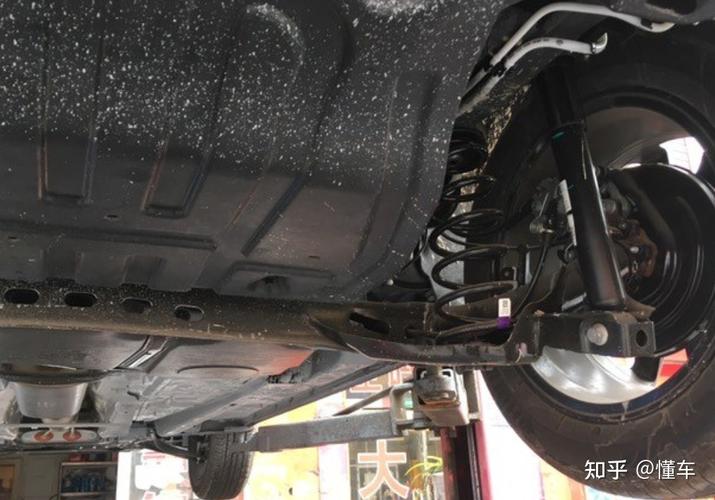 汽车底盘装甲是什么,新车需要做底盘装甲吗?