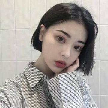 超拽有个性的短发女生微博头像 好看的短发小仙女头像