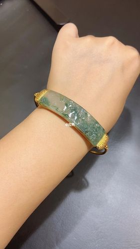 翡翠山水手牌好看吗?