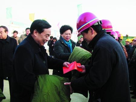 与时俱进谋发展求真务实谱新篇