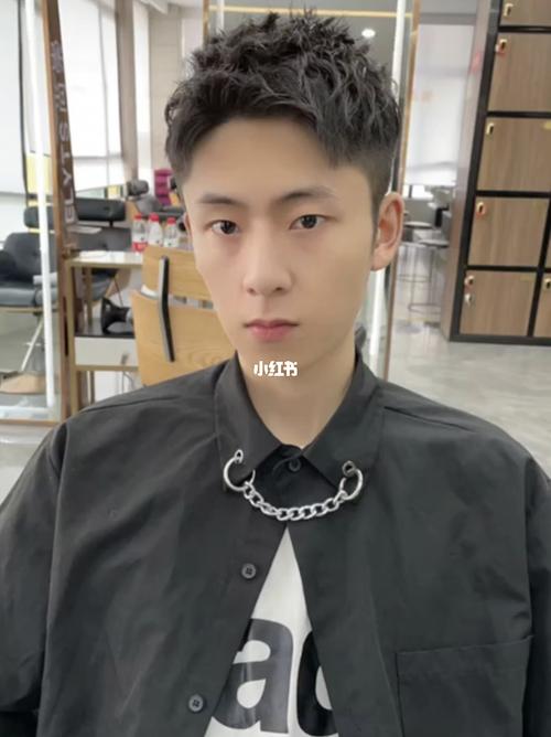 男生长脸偏瘦的一定不要做这种发型6015_发型_海南大学自由行热门