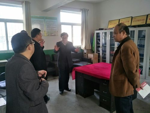台前县教体局侯局长一行三人到孙口镇中心学校指导义务教育均衡县创建