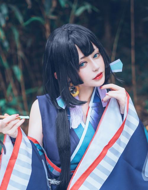 烟烟罗cos,芳菲优柔的小姐姐,气质迷人