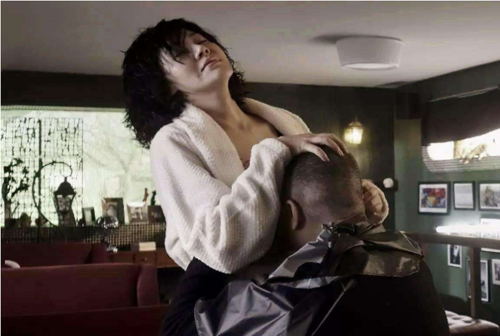 许晴在《老炮儿》中与冯小刚的激情戏