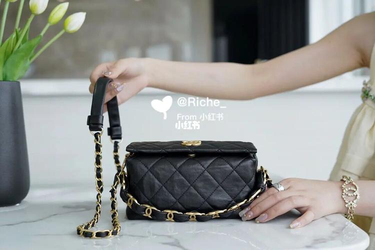 chanel2021ss春夏新款美炸了的流浪hobo bag_香奈儿怎么样_金属扣