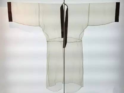世界上最薄的丝绸衣服——素纱襌衣