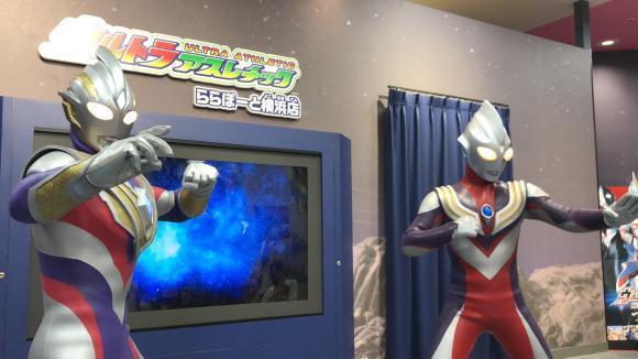 特利迦与迪迦奥特曼线下联动复合型胖成强壮型造型极为瞩目