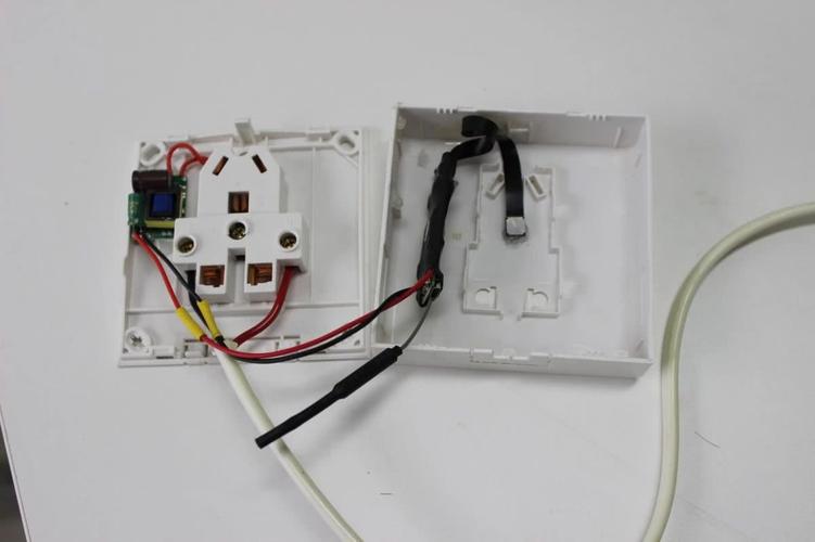 常见的偷拍摄像头伪装