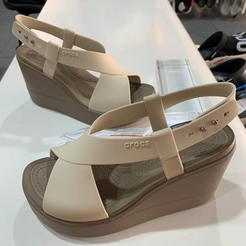 crocs女鞋洞洞鞋布鲁克林轻便坡跟凉鞋厚底户外休闲沙滩鞋206222