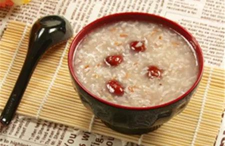 红枣粥:补气血