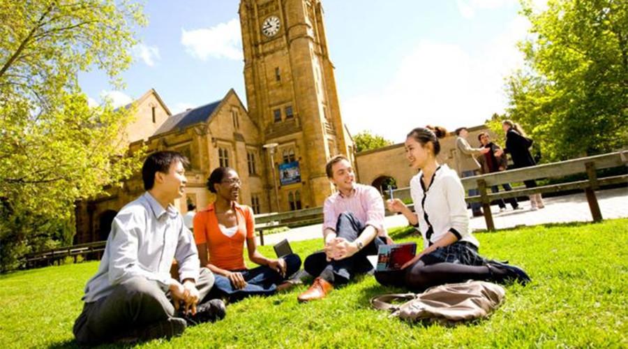 澳洲大学的业余活动和社交活动非常丰富,我们如果在着装上多加用心